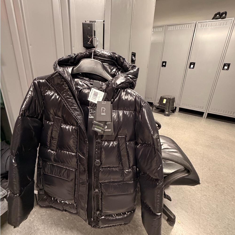 RUDSAK Sleek Black Outerwear - Picture 7 of 7